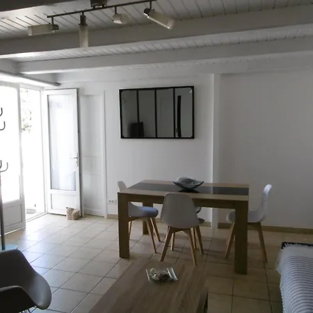 Maison Confortable Pour 4 Pers, Proche Et Centre - Fr-1-823-123 *